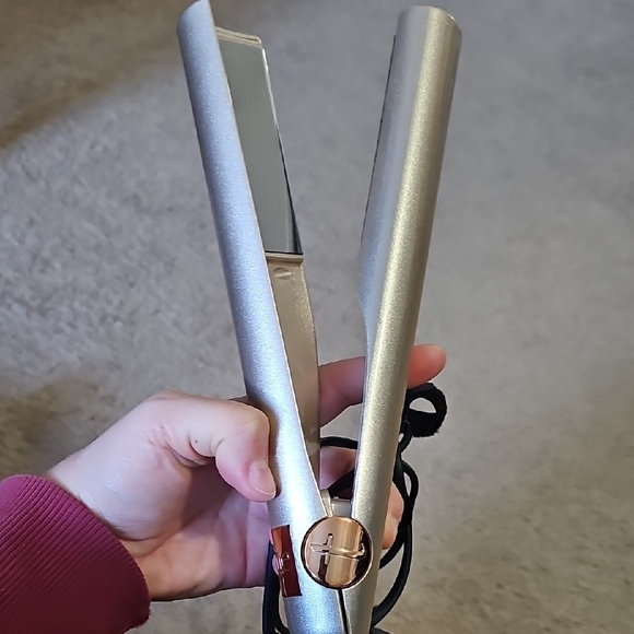 TYME Gold Hair Styling Tool - Picture 2 of 5